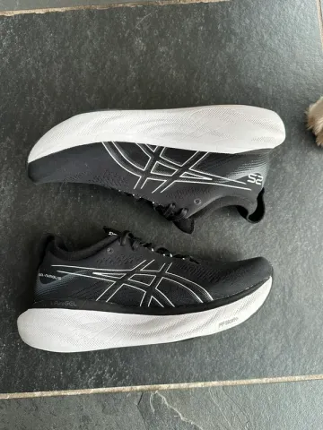 Used Asics Gel-Nimbus 25 bike — image 2 of 9
