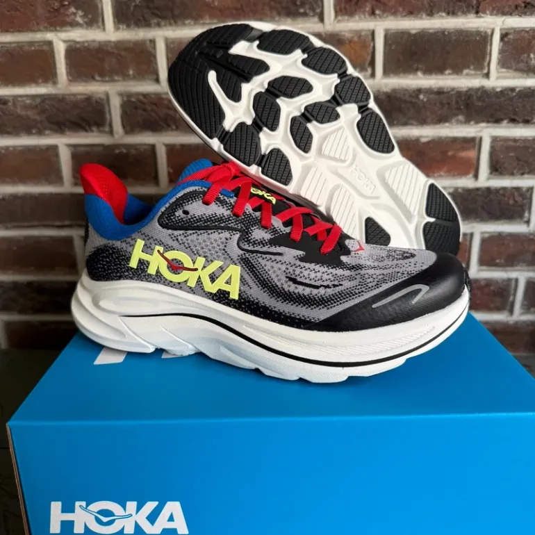 Hoka Clifton 10 bike d'occasion — image 1 sur 6