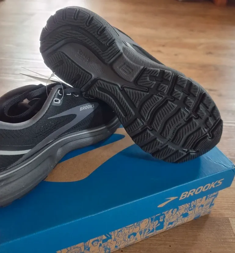 Used Brooks Ghost 15 bike — image 3 of 4