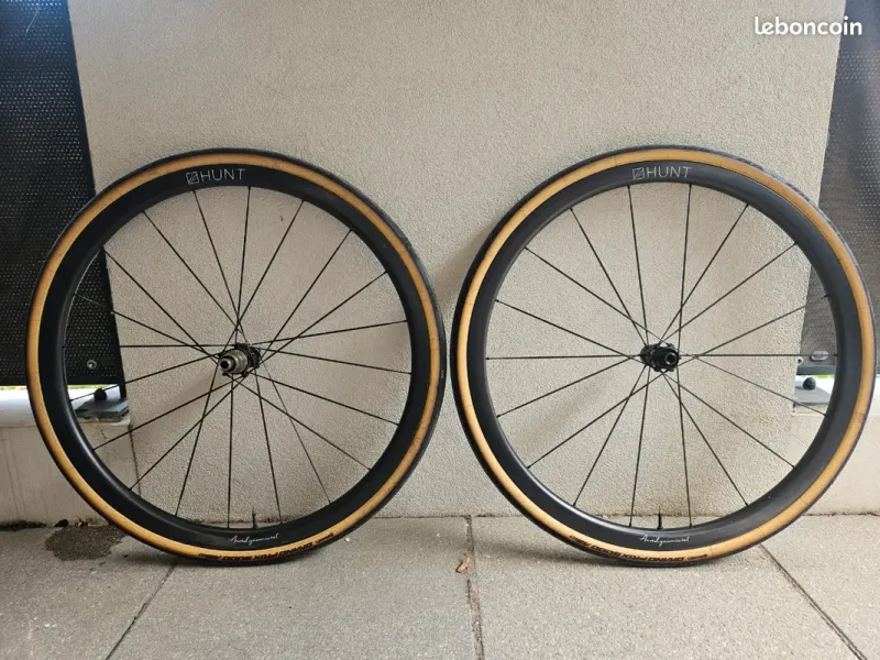 Used Hunt 32 Aerodynamicist UD Carbon Spoke 2022 Wheels