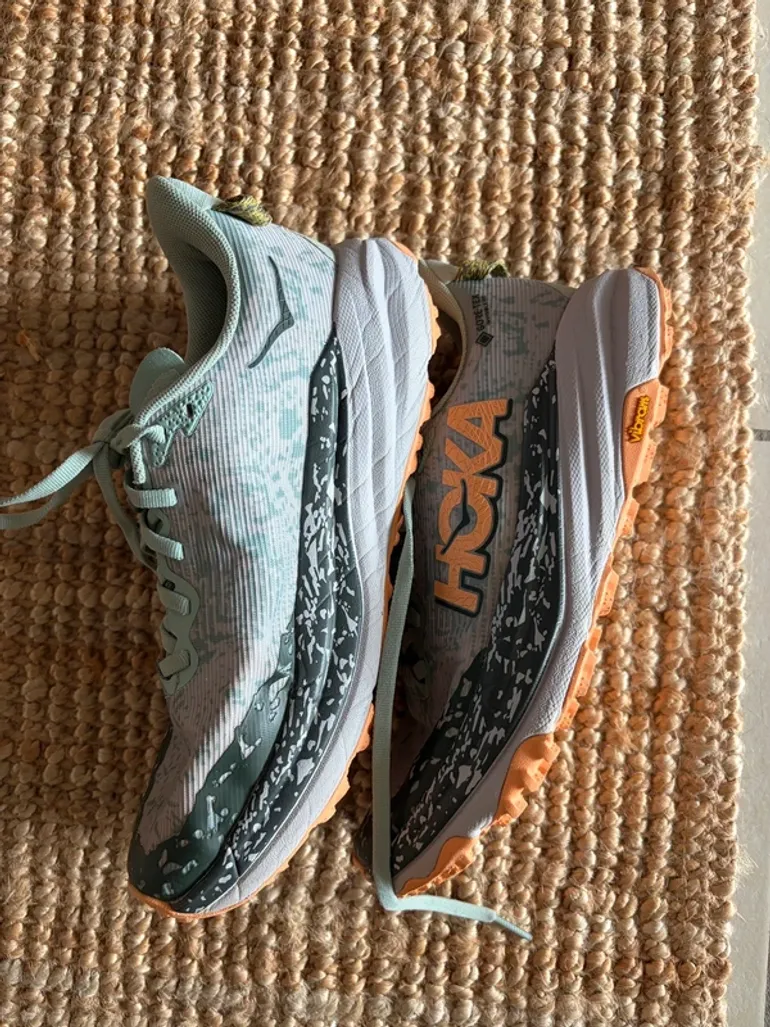 Used Hoka Speedgoat 6 GTX bike — image 7 of 9