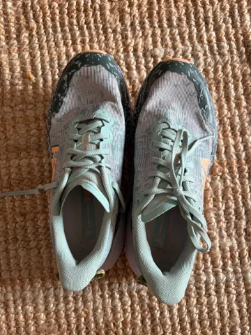 Used Hoka Speedgoat 6 GTX bike — image 5 of 9