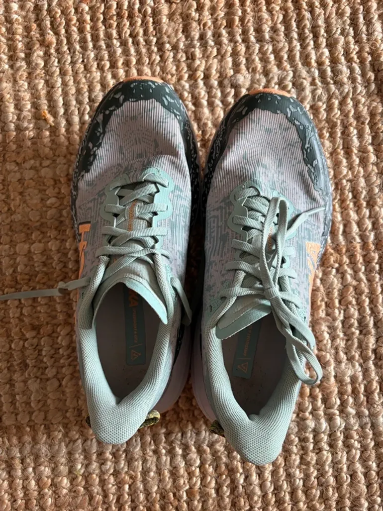 Used Hoka Speedgoat 6 GTX bike — image 5 of 9