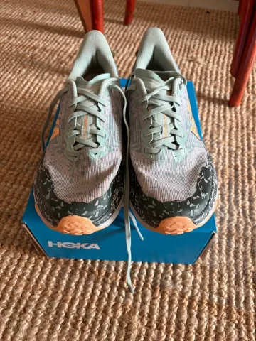 Used Hoka Speedgoat 6 GTX bike — image 3 of 9