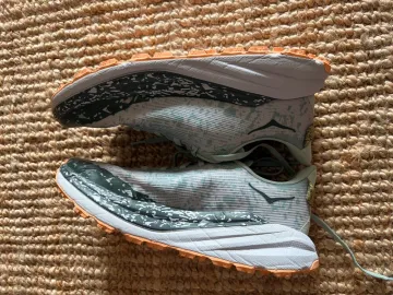 Used Hoka Speedgoat 6 GTX bike — image 8 of 9
