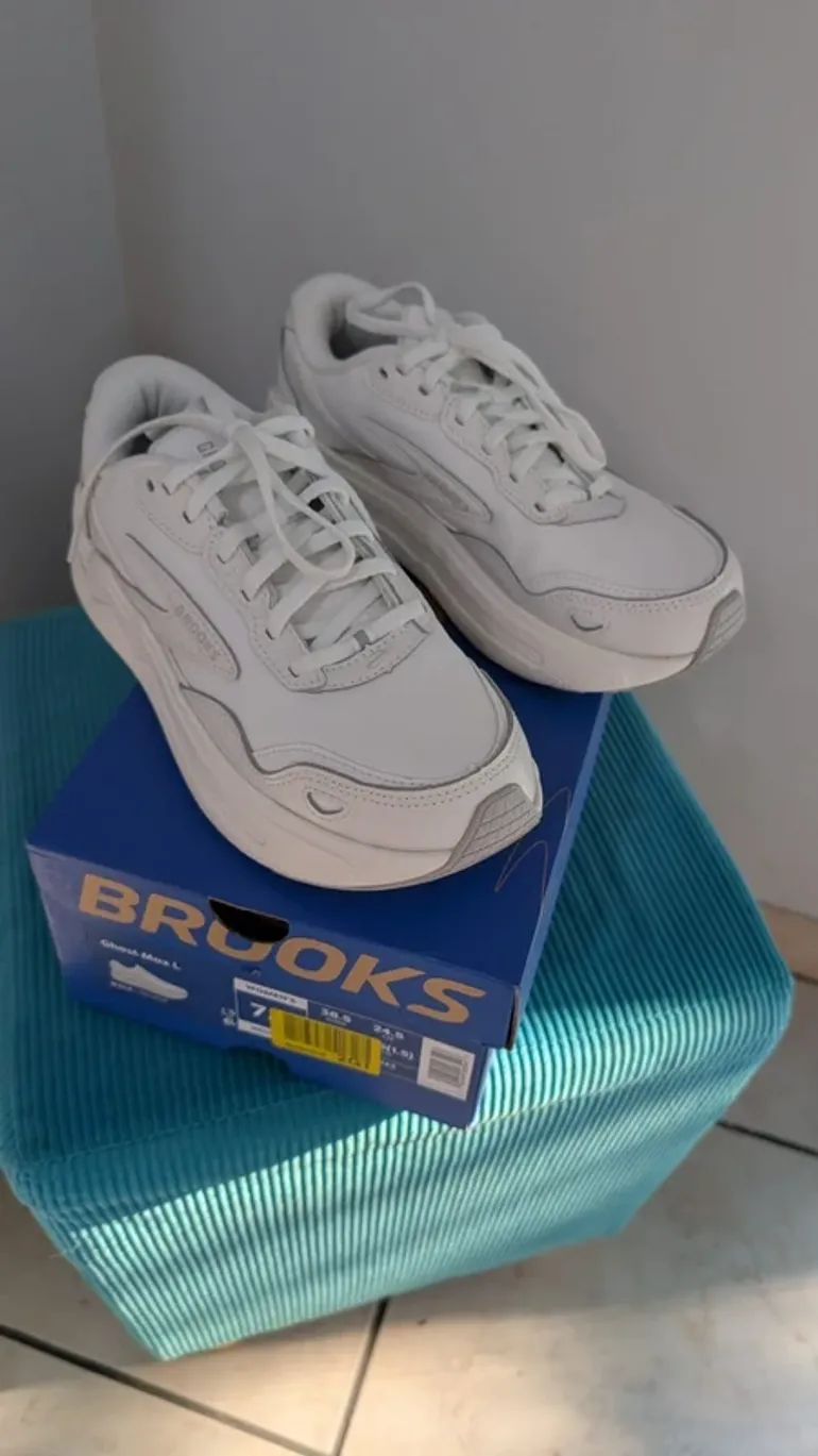 Used Brooks Ghost Max L bike — image 4 of 5