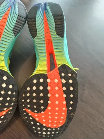 Used Nike ZoomX Vaporfly Next% 3 bike — image 9 of 12