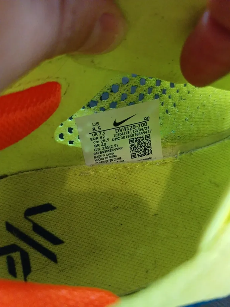 Used Nike ZoomX Vaporfly Next% 3 bike — image 5 of 12