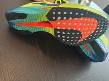 Used Nike ZoomX Vaporfly Next% 3 bike — image 2 of 12