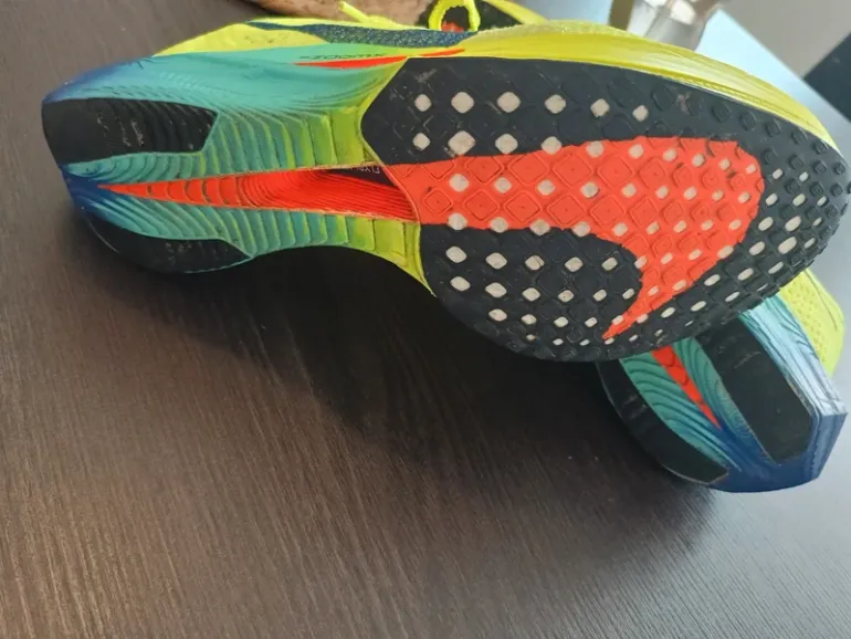 Used Nike ZoomX Vaporfly Next% 3 bike — image 2 of 12