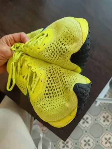 Used Nike ZoomX Vaporfly Next% 3 bike — image 11 of 12