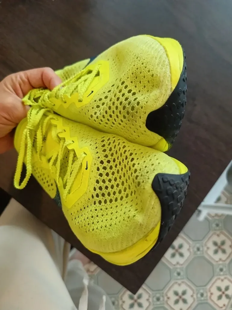 Used Nike ZoomX Vaporfly Next% 3 bike — image 11 of 12