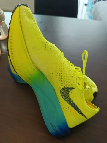 Used Nike ZoomX Vaporfly Next% 3 bike — image 3 of 12