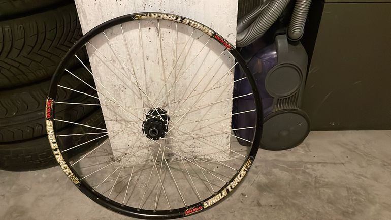 Used sun rims single track bike — image 8 of 10