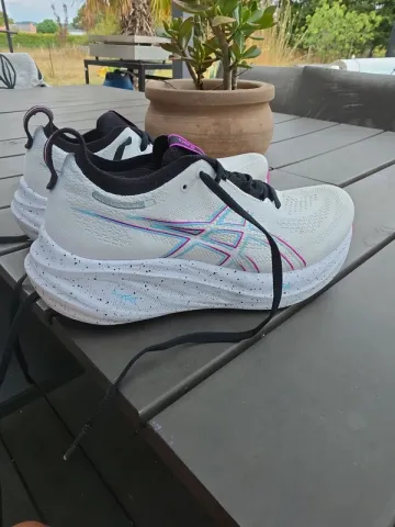 Used Asics Gel Nimbus 26 bike — image 1 of 5