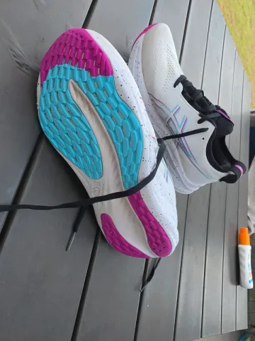 Used Asics Gel Nimbus 26 bike — image 3 of 5