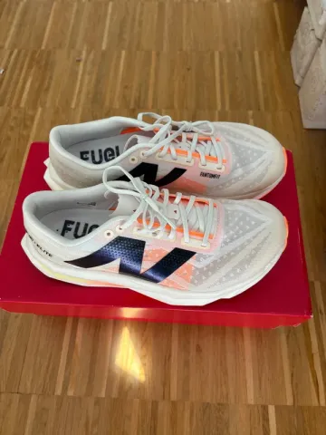 Used New Balance FuelCell SuperComp bike — image 1 of 4