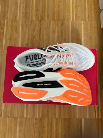 Used New Balance FuelCell SuperComp bike — image 4 of 4