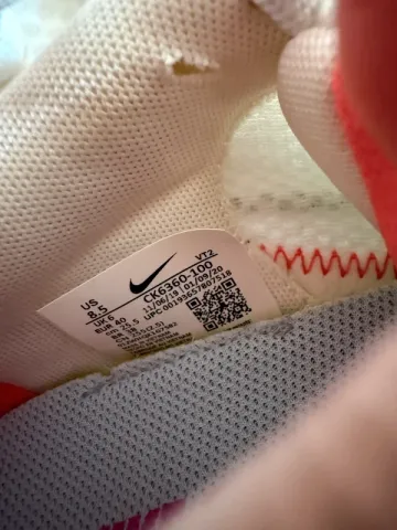 Used Nike Running Shoes bike — image 6 of 6
