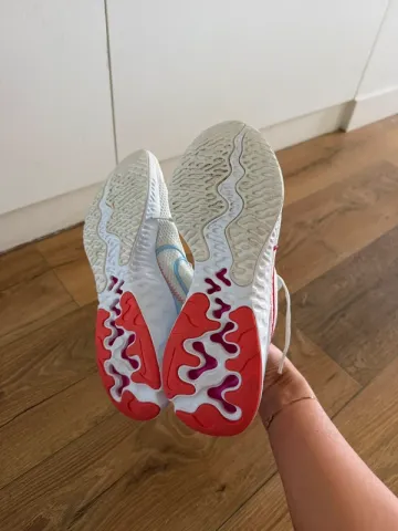 Used Nike Running Shoes bike — image 5 of 6