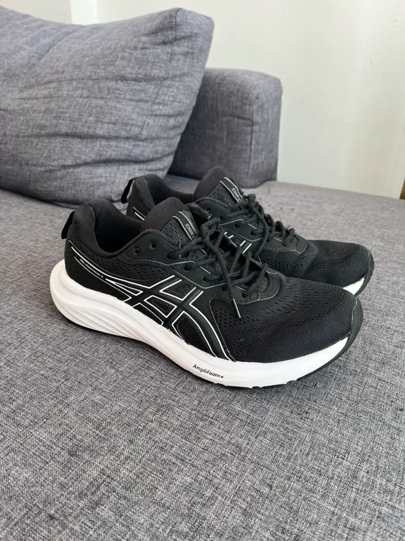 Używany Asics Gel-Contend 9 Running Shoes