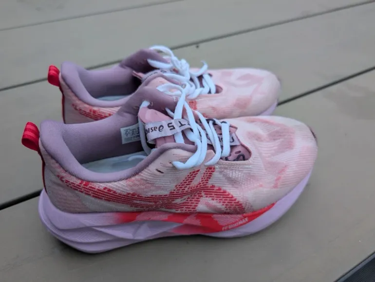 Used Asics Novablast 5 bike — image 2 of 9