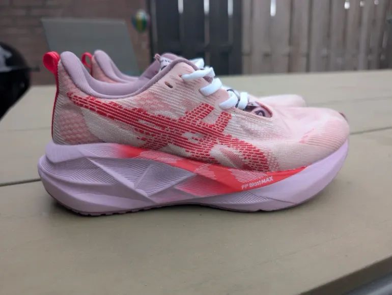 Used Asics Novablast 5 bike — image 3 of 9