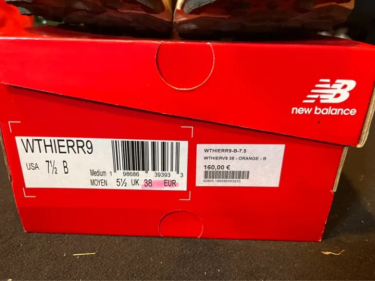 Used New Balance Hierro v9 bike — image 3 of 4