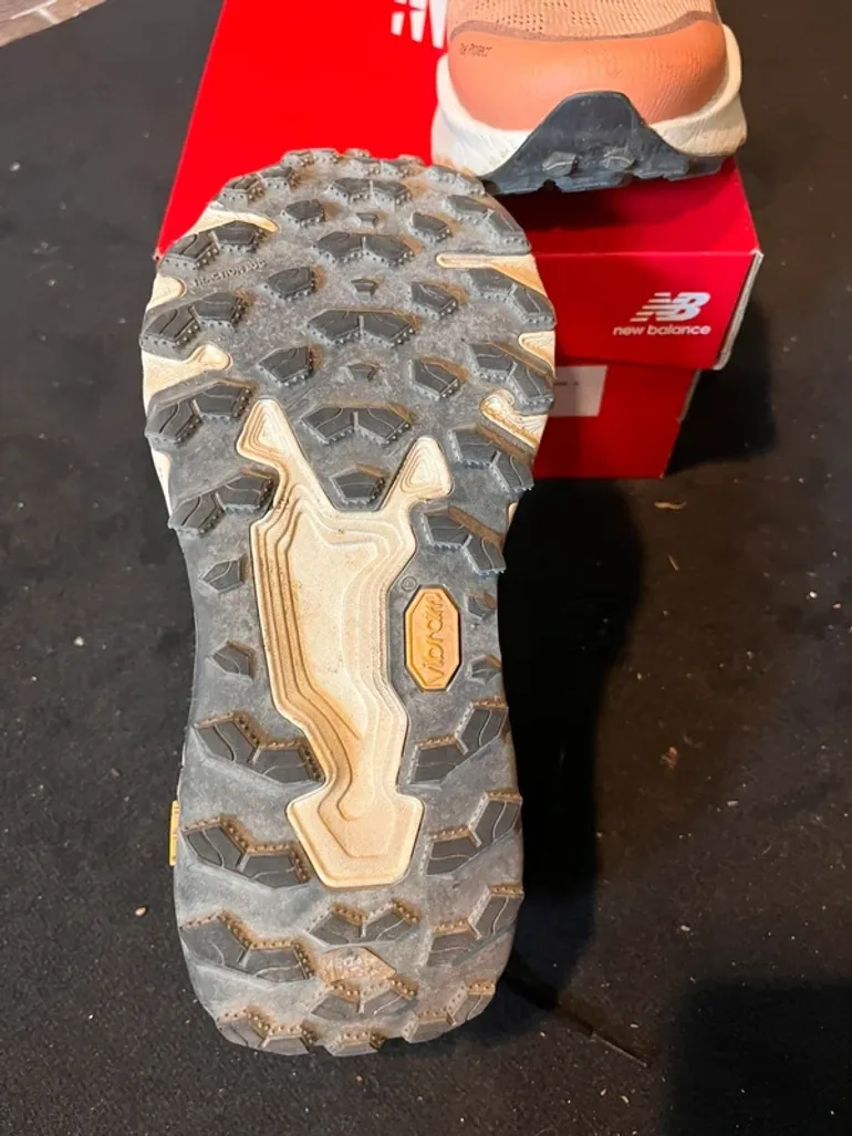 Used New Balance Hierro v9 bike — image 4 of 4