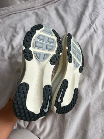 Gebrauchtes Nike Vomero 18 SE bike — Bild 2 von 4
