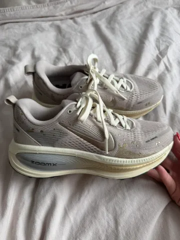 Gebrauchtes Nike Vomero 18 SE bike — Bild 1 von 4
