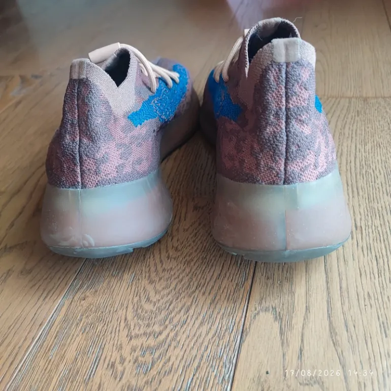 Used Adidas Yeezy Boost 380 bike — image 4 of 7