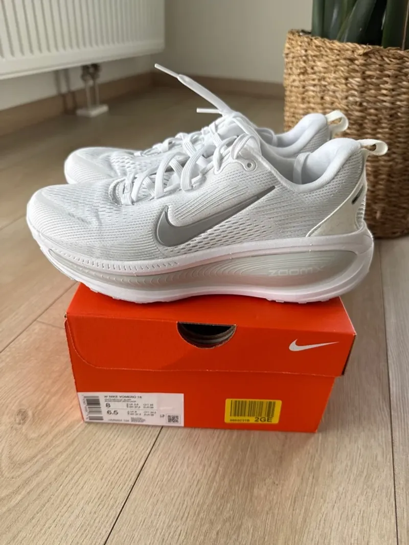 Gebrauchtes Nike Vomero 18 Running Shoes