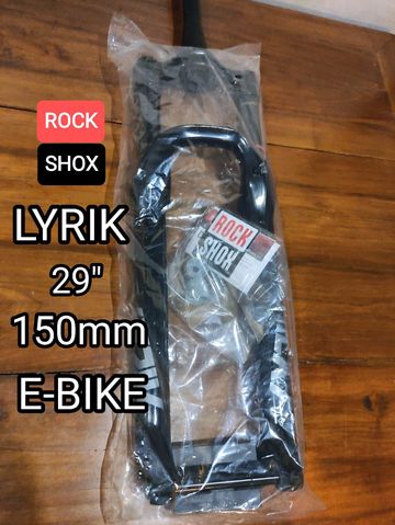 Käytetty Rock Shox lyrik 2023 Fork
