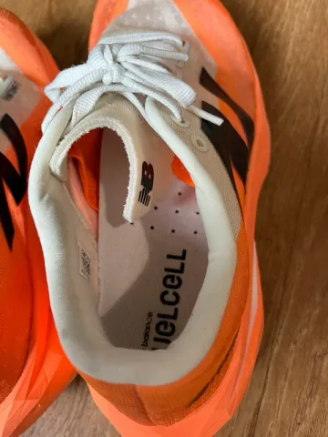 Used New Balance FuelCell Rebel v4 bike — image 10 of 12
