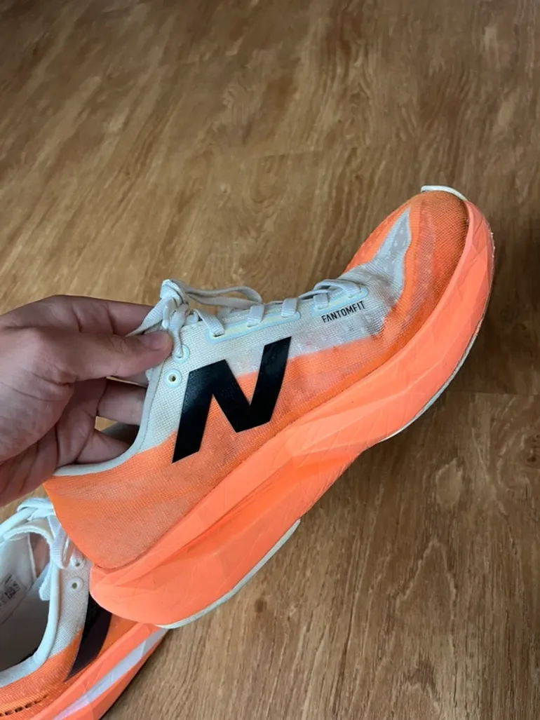 Used New Balance FuelCell Rebel v4 bike — image 4 of 12