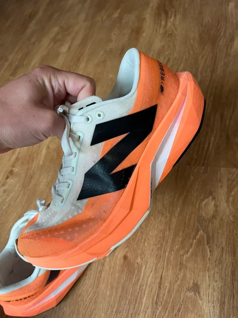 Used New Balance FuelCell Rebel v4 bike — image 5 of 12