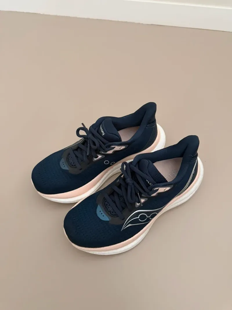 Brugt Saucony Triumph 23 Running Shoes