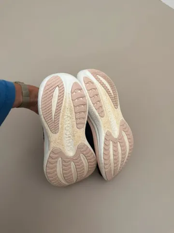 Brugt Saucony Triumph 23 bike — billede 2 af 4
