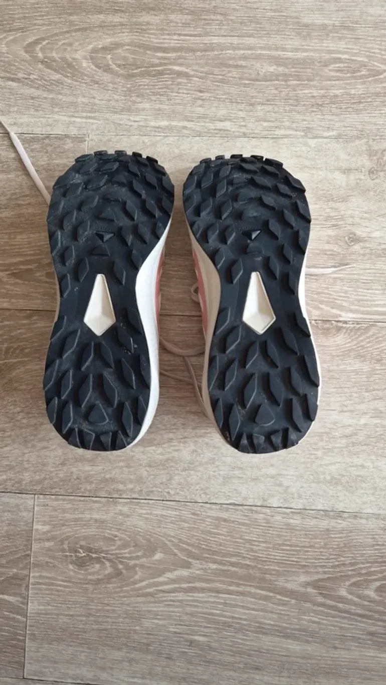 Käytetty Salomon Trail Running Shoes bike — kuva 4 / 5