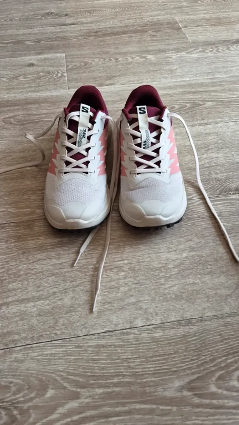 Käytetty Salomon Trail Running Shoes bike — kuva 2 / 5