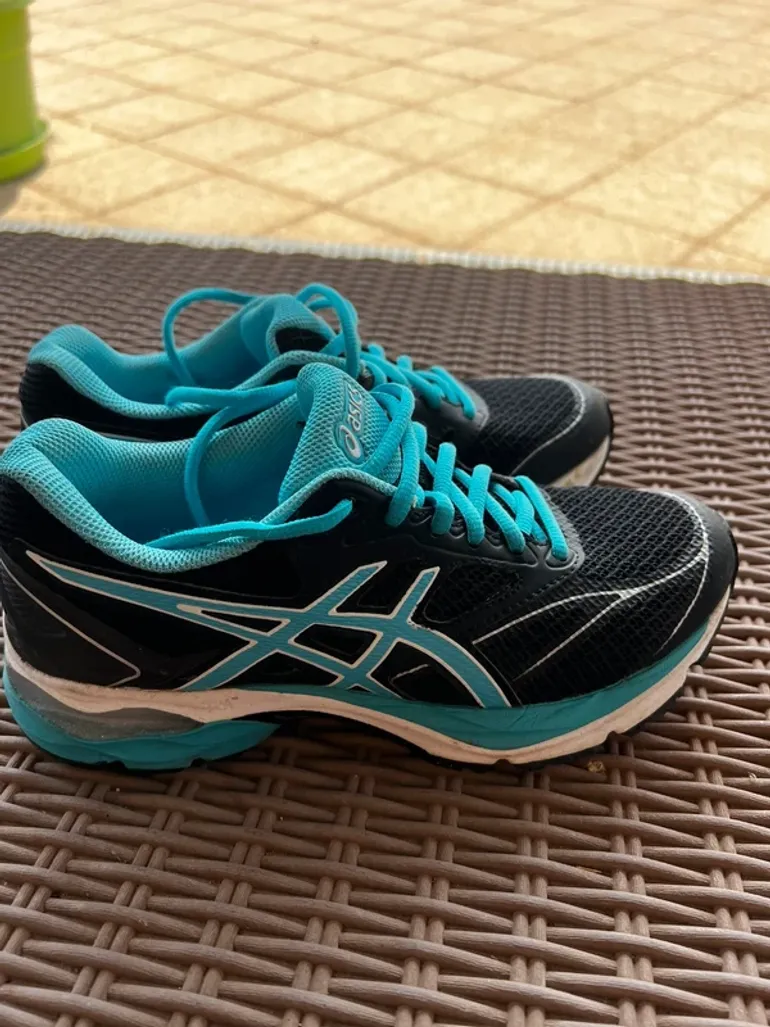 Gebrauchtes Asics Running Shoes bike — Bild 6 von 8