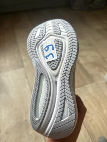 Używany Saucony Omni 22 bike — zdjęcie 4 z 7