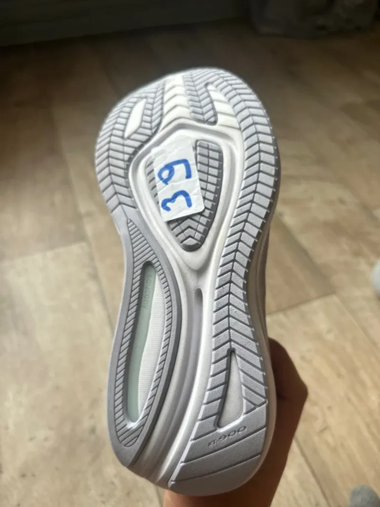 Używany Saucony Omni 22 bike — zdjęcie 4 z 7