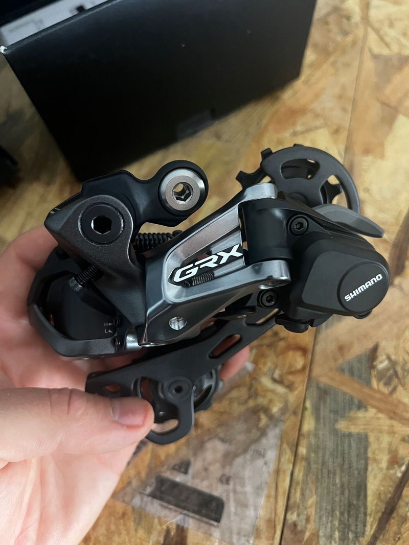 Shimano GRX Di2 11v Derailleur 2024 Drivetrain & Pedals usato