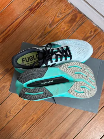 Used New Balance Running Shoes bike — image 4 of 10