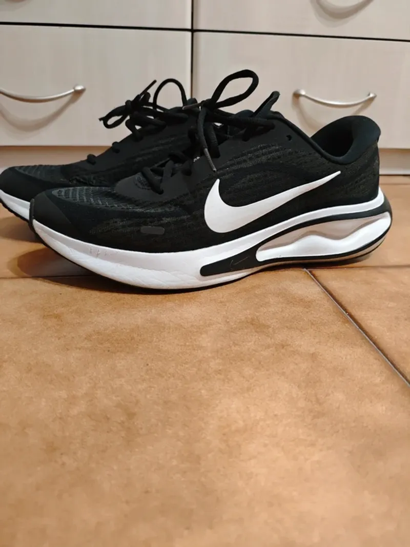 Used Nike Journey Run Running Shoes