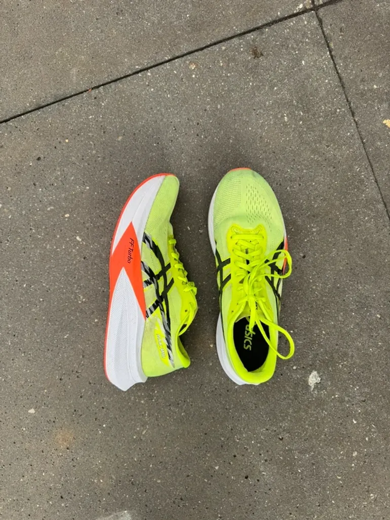 Used Asics Magic Speed 4 bike — image 3 of 4
