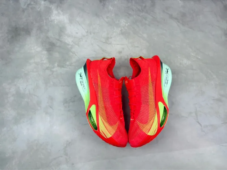 Used Nike Air Zoom Alphafly NEXT% 3 bike — image 4 of 14