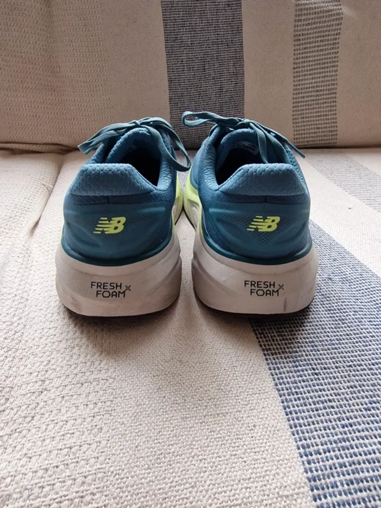 Used New Balance Fresh Foam x More v6 bike — image 4 of 7